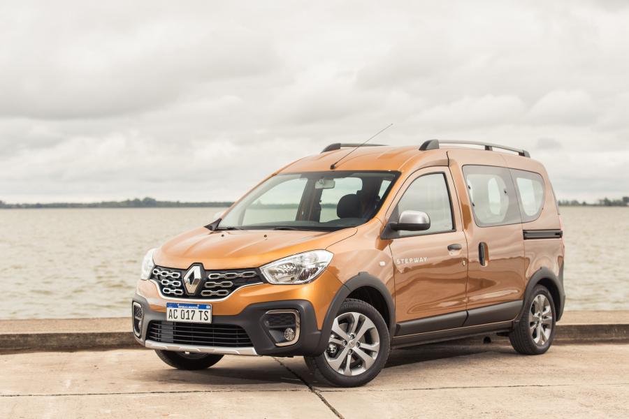  Renault Kangoo Stepway 2018 года  (LA) (фото 1 из 18)